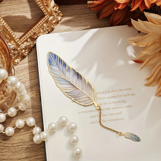 Vintage Feather Metal Bookmark with Star Pendant – Elegant Gift for Book Lovers & Writers