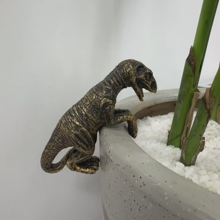 Jurassic World Pot Hugger T-Rex Dinosaur Hanging Planter Ornament