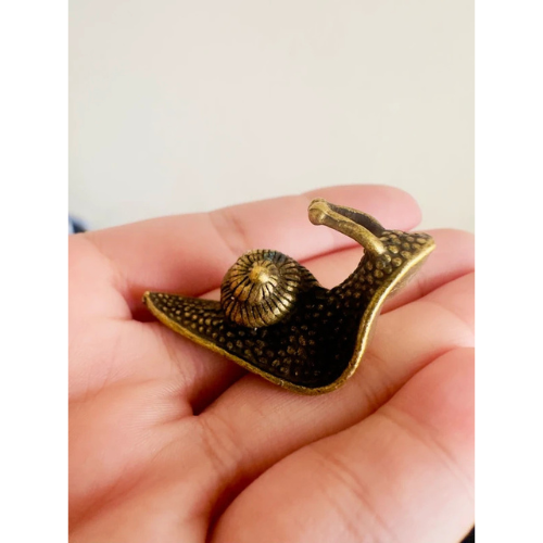Antique Look Snail Figurine - Vintage Miniature Sculpture Collection, Decorative Ornament